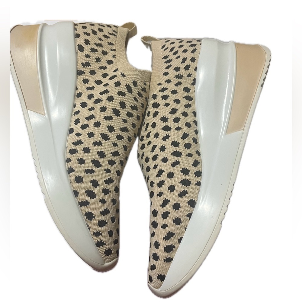 Gianni Bini Valeah Leopard Print Women's Slip-On Sneakers SZ 8 - Picture 4 of 7